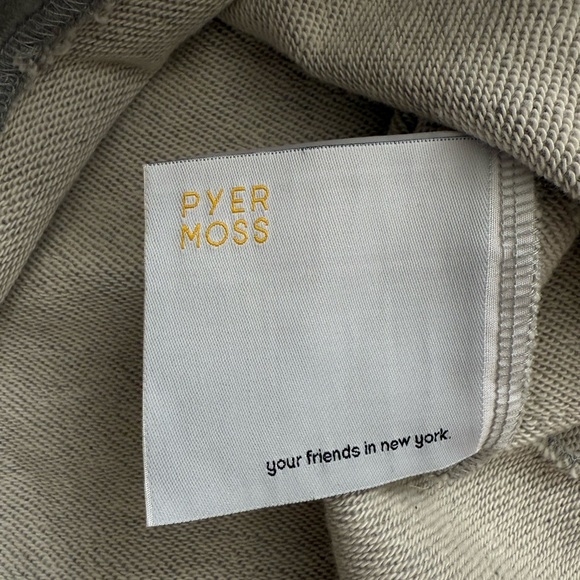 Pyer Moss Ebroidered Logo Crop Kangaroo Pocket Hoodie
100% Cotton Size Small - Picture 7 of 12